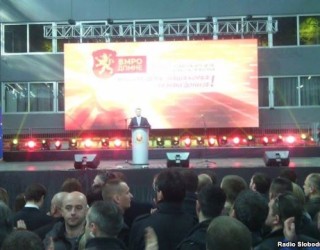 Opozita kërkon qeveri kalimtare, Gruevski refuzon