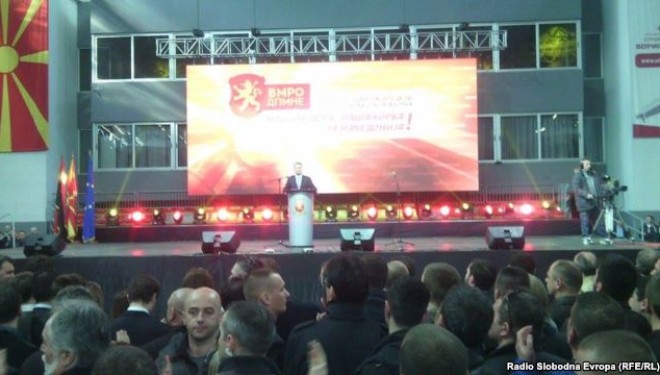 Opozita kërkon qeveri kalimtare, Gruevski refuzon
