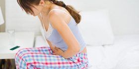Ushqimet që luftojnë dhimbjet menstruale