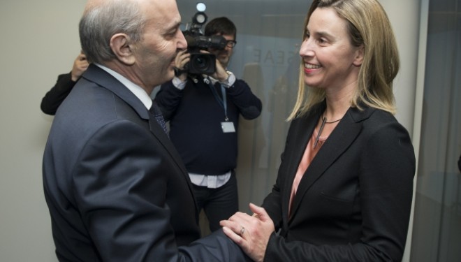 Mustafa dhe Mogherini diskutuan për zhvillimet në Kosovë