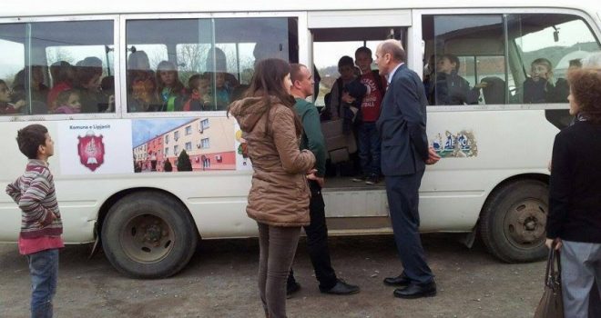 1500 nxënës, përfitues të udhëtimit falas në Gjakovë
