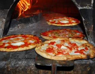 E çuditshme por ndodh. Francezët hanë më shumë pica se italianët