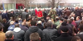 Veteranët rrezikojnë shtetin