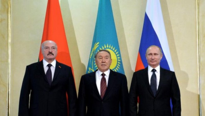 Putin synon krijimin e një bashkimi monetar