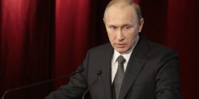 Kështu e nderon vendlindja Putinin (Foto)