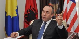 Haradinaj i kundërpërgjigjet ambasadorit amerikan, i çon selam Malit të Zi (Video)