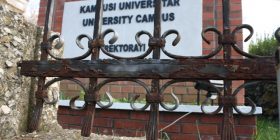 Bursat e studentëve zbriten për 200 euro