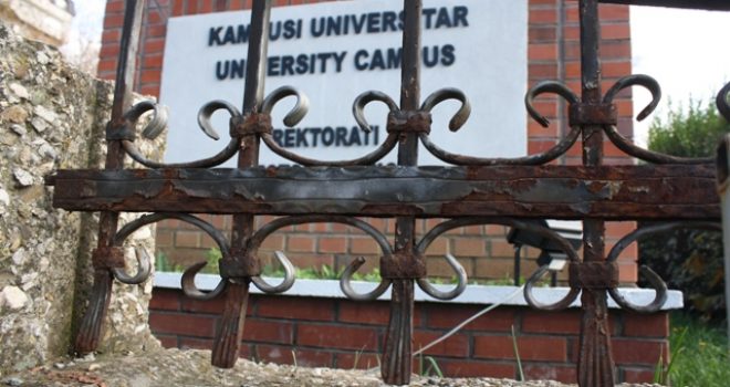 Bursat e studentëve zbriten për 200 euro