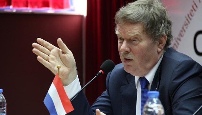 Ambasadori i Holandës: Pse RTK-ja nuk po e transmeton protestën? (Foto)