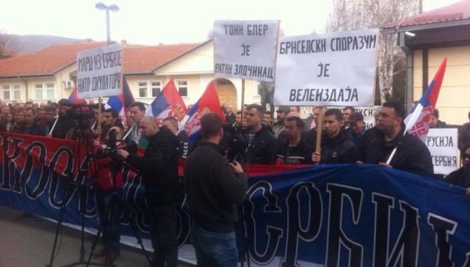 Serbët 1 minutë heshtje në veri për “Viktimat e NATOS-së” (Foto)
