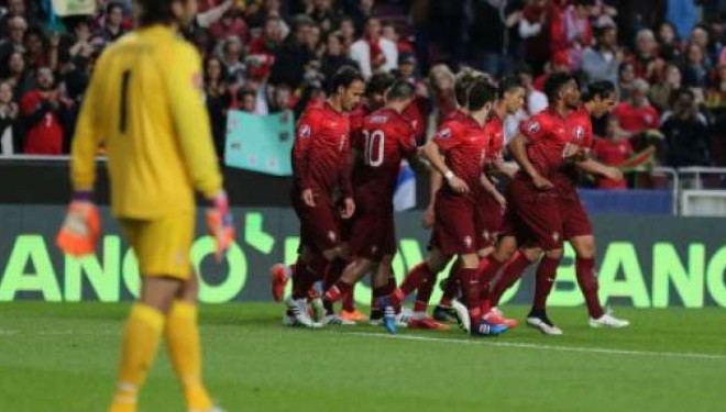 UEFA ia heq 6 pikë Serbisë! (FOTO)