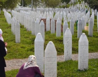 Agonia e Srebrenicës – 21 vjet pas