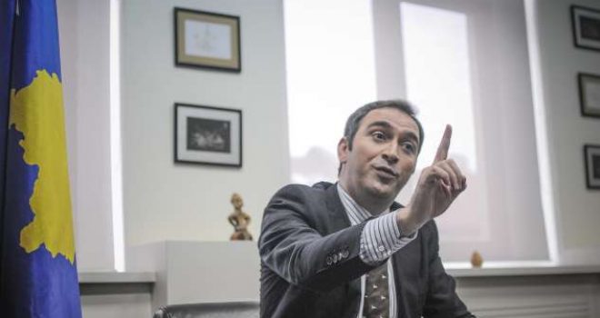 Stavilecit mbron Predrag Bozhoviqin, familjarin e të dyshuarit për vrasjen e Enver Zymberit