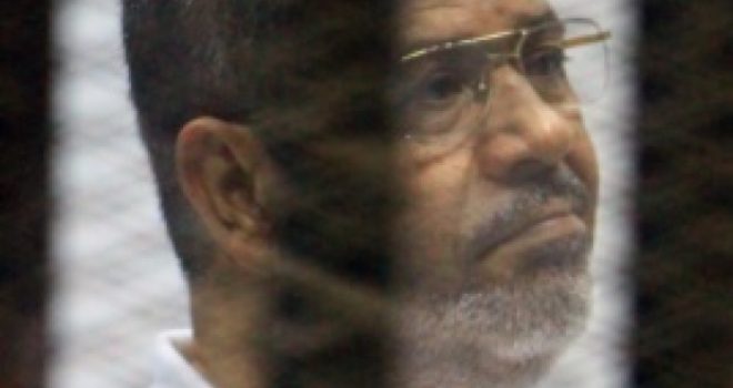 MORSI NË PRITJE TË VERDIKTIT TË PARË