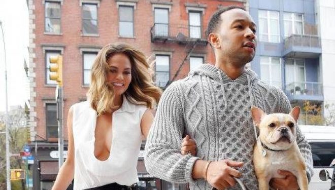 Chrissy Teigen gjithnjë me stil (Foto)