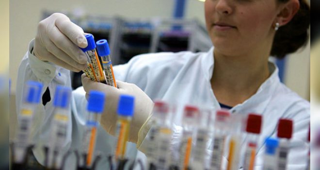 Vajza pyet doktorin: Dukesh që je e virgjër ose jo në analizat e urinës ose të gjakut?