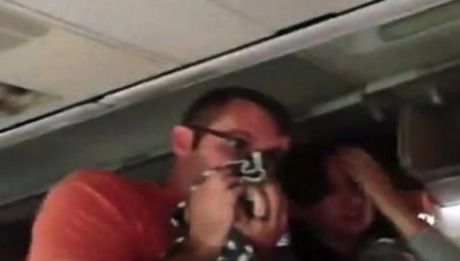 Avioni i rrëzuar, sekondat e fundit të përplasjes në një celular (Video)