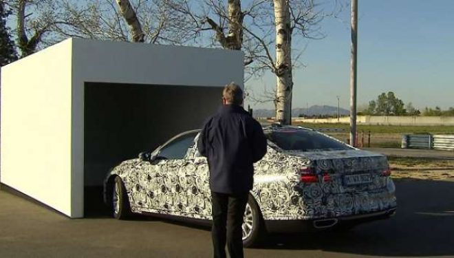 Në vitin 2016 do të kemi makina BMW që parkohen vetë [Video]