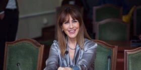 Majlinda Bregu prezanton vajzën bukuroshe