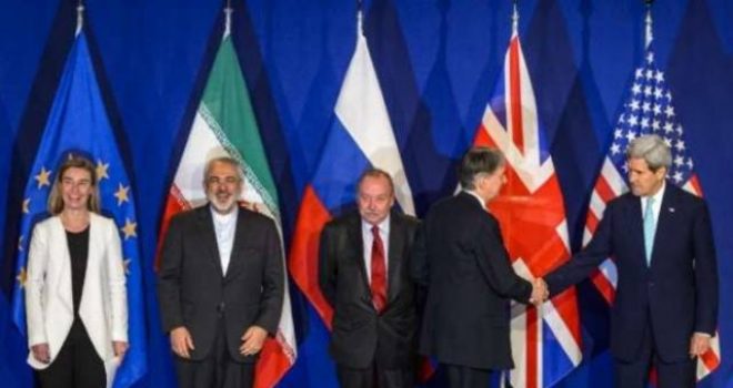 Kerry i kërkon Kongresit që të mos ndërhyjë në diskutimet për programin bërthamor