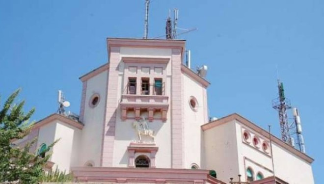 Princ Leka nxjerr në shitje pallatin e Zogut në Durrës