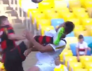 Bën një ndërhyrje shumë të ashpër, por ndëshkohet me të verdhë (Video)