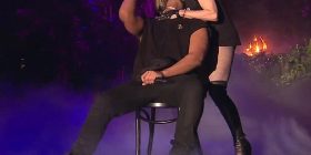 E puth Madonna në skenë ja si reagon Drake (Video)