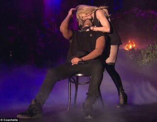 E puth Madonna në skenë ja si reagon Drake (Video)