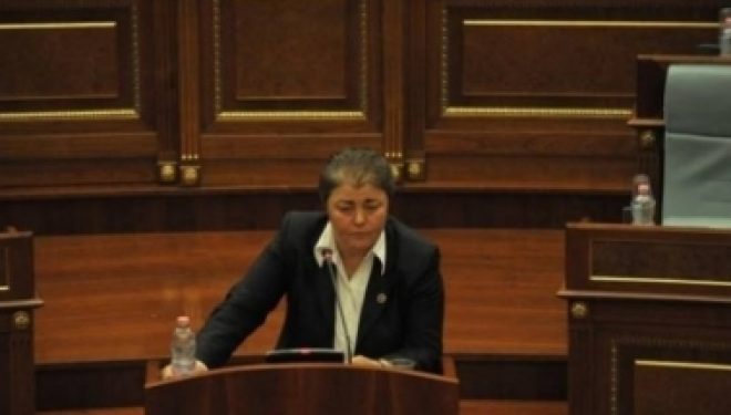 Melihatja thotë çmojeni luftën ose lëreni krejt