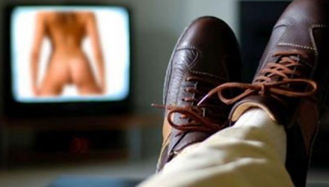 Shiko pornografi nëse do që të rritet sasia dhe cilësia e spermës (Foto)