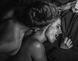 Seksi me dhunë e çmend një femër por… +18