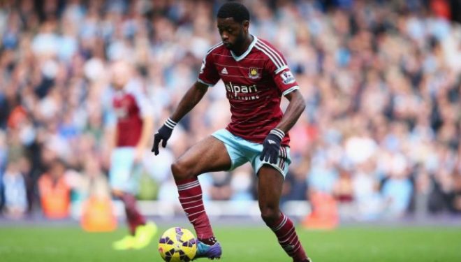Alex Song nuk dëshiron të kthehet te Barça