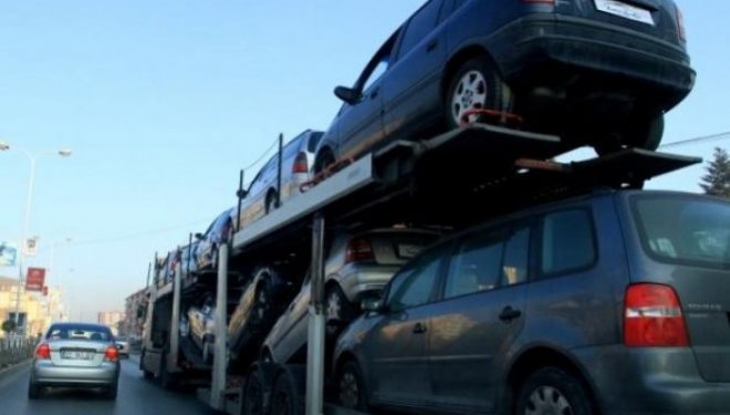 Maqedonia ndalon importin individual të veturave të vjetra