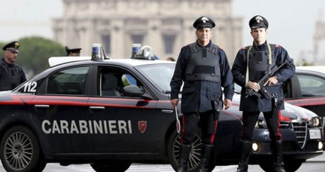 Itali, hyn të vjedhë në një shtëpi, plagoset shqiptari
