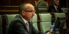 Kosovarët pa sigurime shëndetësore as vitin tjetër, ministri Rrahmani vetdemantohet