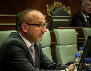 Rrahmani përplaset me deputetët për Kardiokirurgjinë