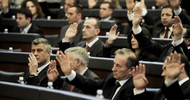 Themelimi i Speciales në rrezik, 7-10 deputetë të PDK-së do të votojnë kundër