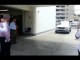 Dështon sistemi i vetë-parkimit të Volvo-s, përplasen këmbësorët (Video)