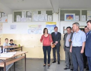 Arsim Bajrami premton tekste shkollore në Luginën e Preshevës