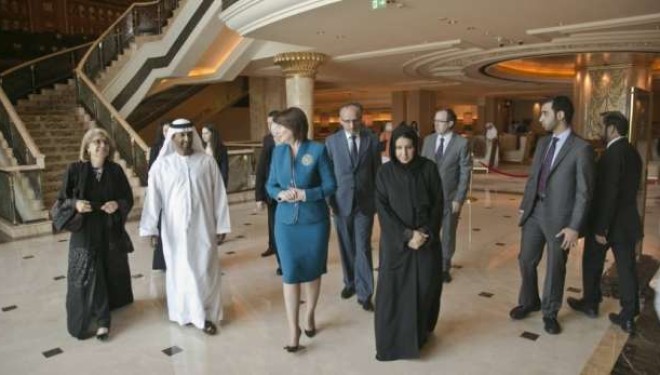 Sheikët Arabë dhurojnë 22 milionë euro bamirësi për fëmijët e Kosovës
