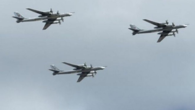 Avionët suedezë zbulojnë bombarduesit rusë