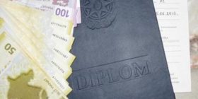 Zbulohet “fabrika” për prodhimin e diplomave false në Pakistan