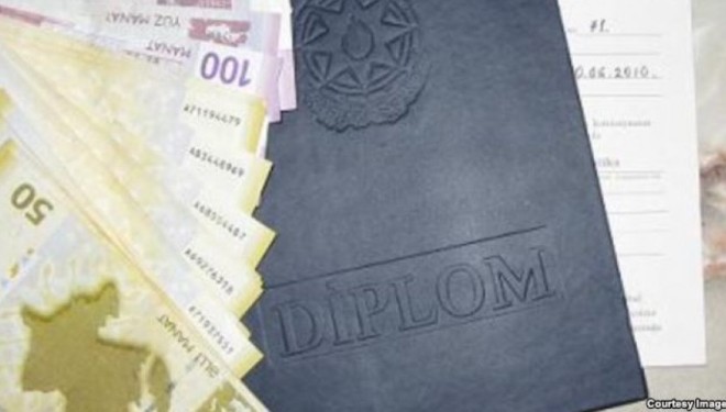 Zbulohet “fabrika” për prodhimin e diplomave false në Pakistan
