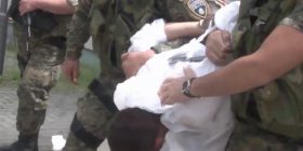 Familjarët e të vrarëve në Kumanovë: Na ktheni trupat në Kosovë!
