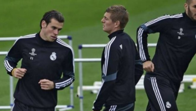 Carragher: Bale të largohet nga Reali dhe Ronaldo