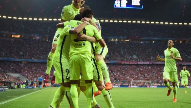Ch. League, “Tredhëmbëshi” Messi, Suarez, Neymar çon Barçën në finale