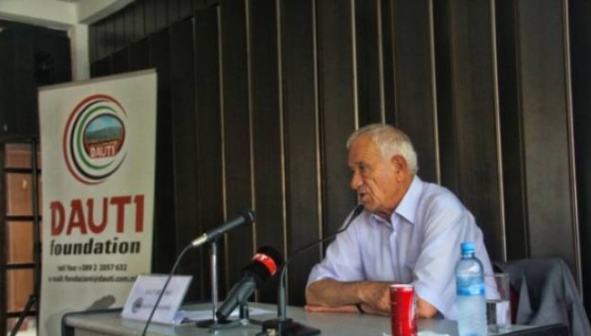 Daut Demaku: Leni llafet e matematikat martohuni , sepse do të jeni të pasur