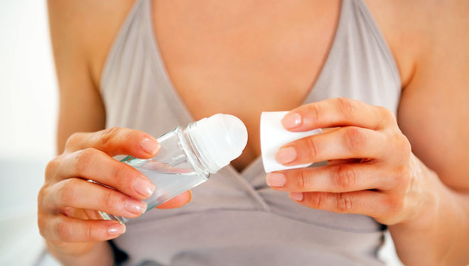 5 mënyrat që kurrë nuk i keni menduar për përdorimin e deodorant-it