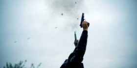 Deçan: Postoj fotografi me armë zjarri, arrestohet nga policia