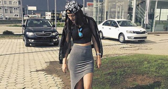 Dhurata Dora nuk e fsheh më të dashurin (Foto)